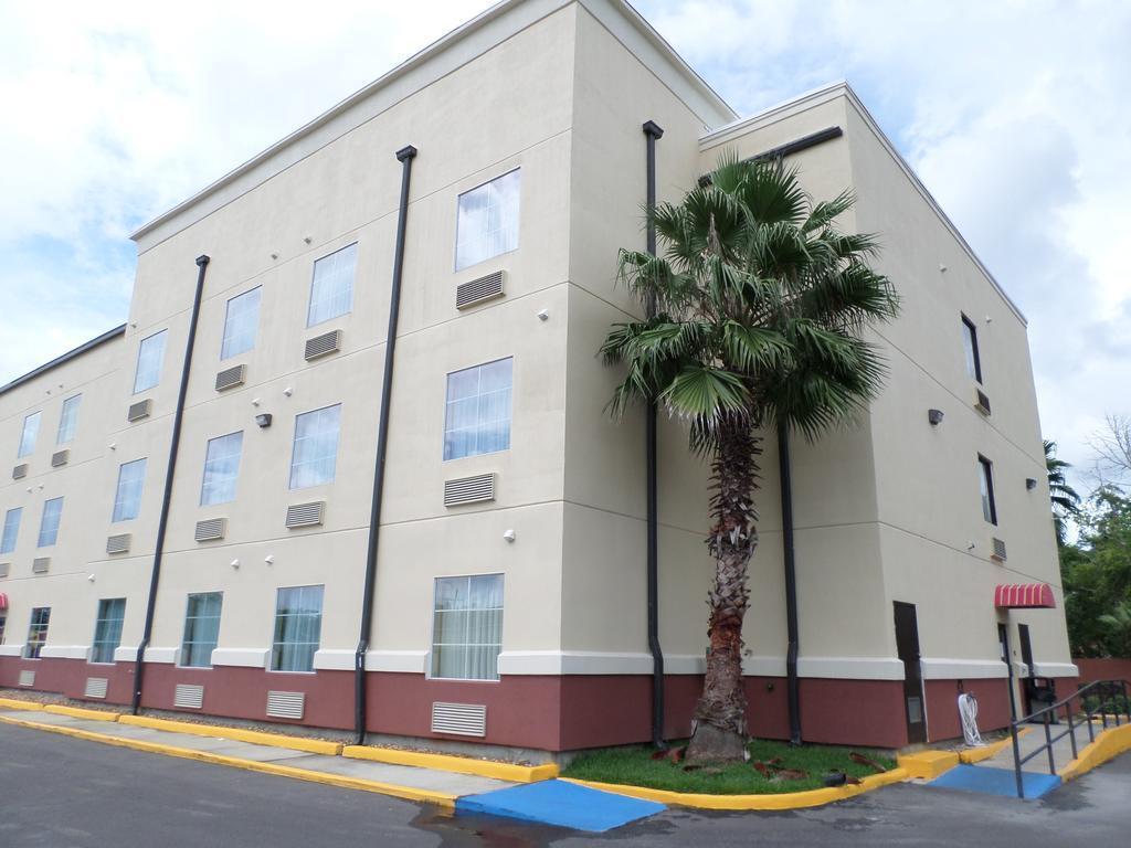 Comfort Suites Lake Charles Exterior photo