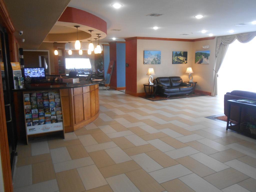 Comfort Suites Lake Charles Exterior photo